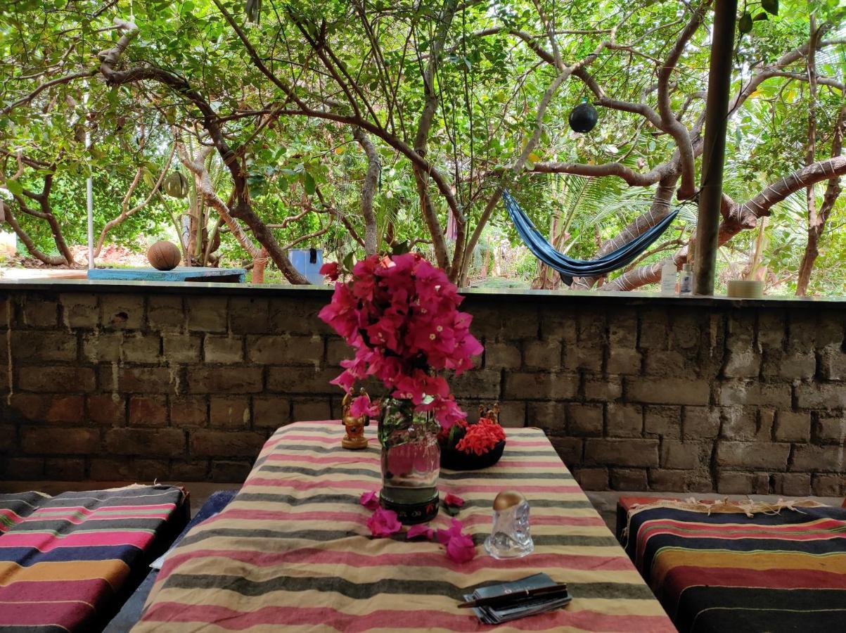Auberge de jeunesse Travellers Tribe By Livelehood Habitat à Auroville Extérieur photo