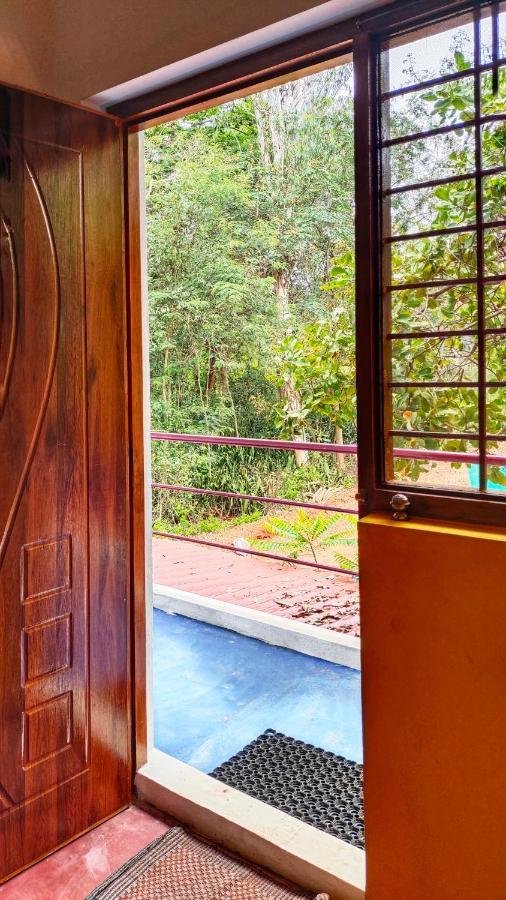 Auberge de jeunesse Travellers Tribe By Livelehood Habitat à Auroville Extérieur photo
