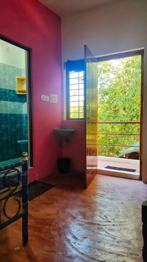 Auberge de jeunesse Travellers Tribe By Livelehood Habitat à Auroville Extérieur photo